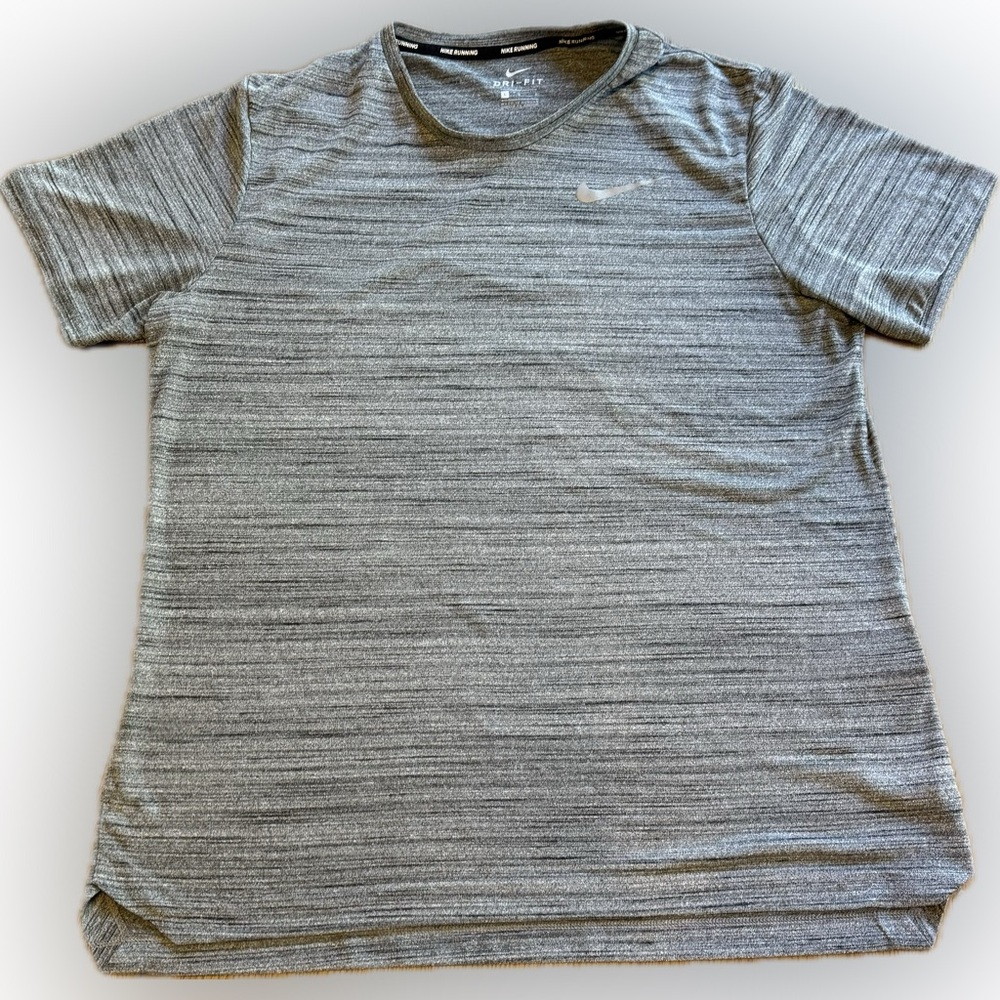 Nike / Men’s DRI-FIT  Size L Short Sleeve Gym Shirt